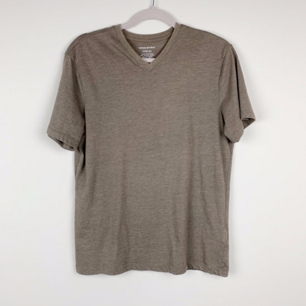 Banana Republic // Brown Fitted V-neck Tee